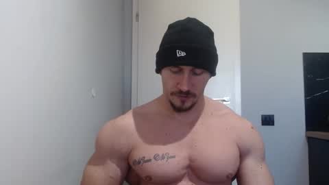 ------- SEX SHOW WITH GUYS AND GIRLS  MUSCLE SHOW online show from 02-09-25, 01:46