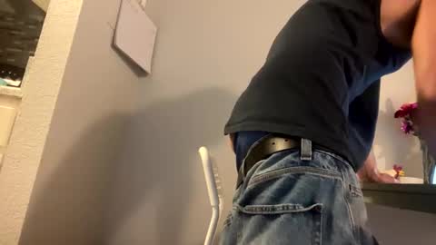 Snapshot of angeloplaya1 chatting on 02-18-26, 02:02 angeloplaya1 online show from 02-18-26, 02:02