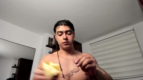 Snapshot of angelovfitnessxv chatting on 05-25-26, 04:18 angelov online show from 05-25-26, 04:18