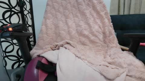 Snapshot of angels_chat chatting on 05-28-26, 04:21 ivanna online show from 05-28-26, 04:21
