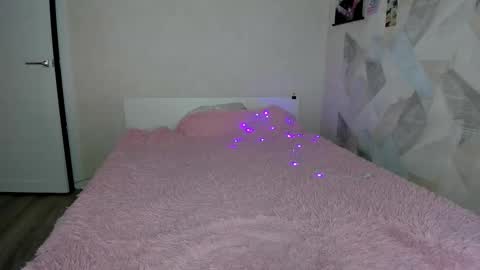 Snapshot of angels_of_passion chatting on 10-10-25, 03:33 Yana online show from 10-10-25, 03:33