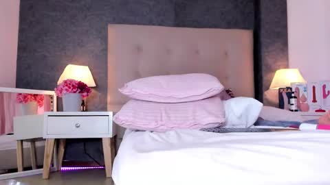 Angela online show from 02-15-25, 06:44