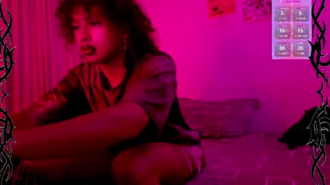 Snapshot of angelsdustxxx chatting on 01-29-25, 06:54 online show from 01-29-25, 06:54