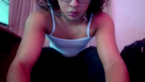 Snapshot of angelsdustxxx chatting on 10-06-25, 06:00 online show from 10-06-25, 06:00