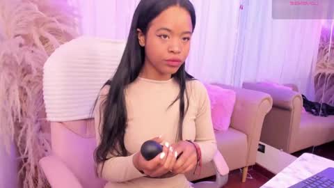Snapshot of angelsmia_ chatting on 09-25-25, 04:27  MIA available content ask online show from 09-25-25, 04:27