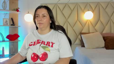 ANGIE online show from 06-01-26, 02:08