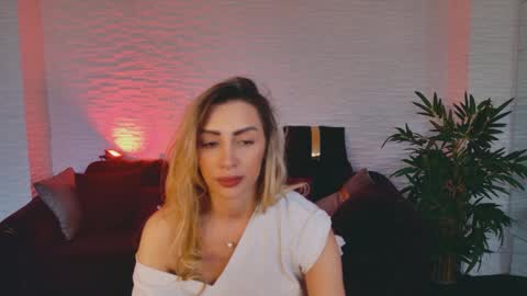 Snapshot of angelwoow chatting on 04-24-26, 05:32 Georgia online show from 04-24-26, 05:32