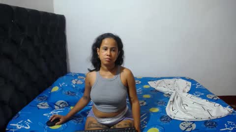 Snapshot of angelys_02 chatting on 09-20-25, 02:12 Angie online show from 09-20-25, 02:12