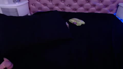 Snapshot of angie99_gh chatting on 02-15-25, 10:44 Angie online show from 02-15-25, 10:44