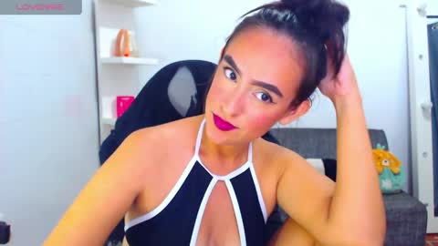 Snapshot of angie_dreamgirl chatting on 05-01-26, 08:46 IG angie dreamgirl01 online show from 05-01-26, 08:46