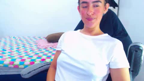 Snapshot of angie_dreamgirl chatting on 05-14-26, 04:08 IG angie dreamgirl01 online show from 05-14-26, 04:08