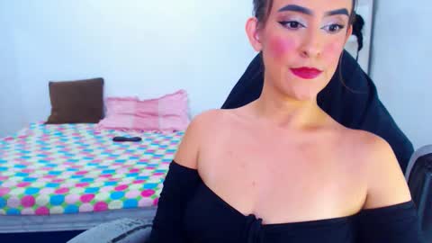 Snapshot of angie_dreamgirl chatting on 05-28-26, 02:31 IG angie dreamgirl01 online show from 05-28-26, 02:31