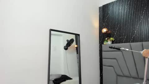 A N G I E.  online show from 04-16-26, 08:42