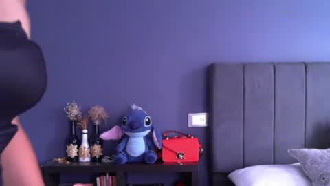 Snapshot of angiebaxter chatting on 06-10-26, 06:18 Angiebaxt online show from 06-10-26, 06:18
