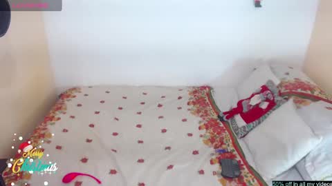 Snapshot of angielee01 chatting on 12-27-24, 10:34 Angie y Andres online show from 12-27-24, 10:34