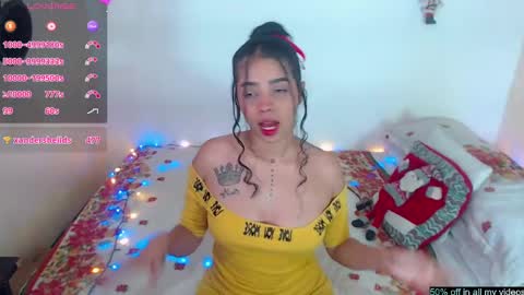 Snapshot of angielee01 chatting on 12-29-24, 08:48 Angie y Andres online show from 12-29-24, 08:48