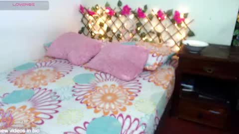 Snapshot of angielee01 chatting on 10-02-25, 11:17 Angie y Andres online show from 10-02-25, 11:17