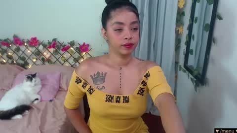 Snapshot of angielee01 chatting on 01-11-26, 11:26 Angie y Andres online show from 01-11-26, 11:26