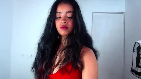 Snapshot of angielee01 chatting on 02-15-26, 07:51 Angie y Andres online show from 02-15-26, 07:51