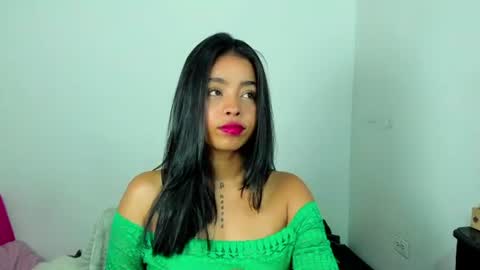 Snapshot of angielee01 chatting on 06-29-26, 11:32 Angie y Andres online show from 06-29-26, 11:32