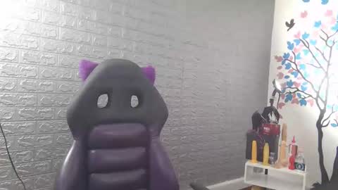 Snapshot of angierot2025 chatting on 10-12-25, 02:32 angierot2025 online show from 10-12-25, 02:32