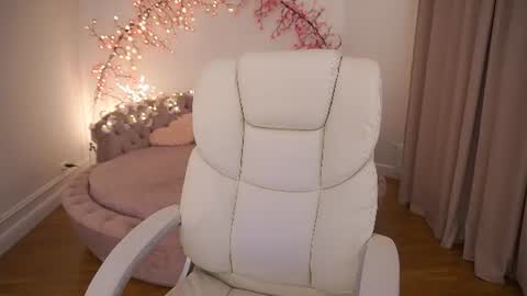 Anny online show from 06-10-26, 08:19