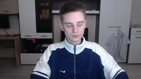 Snapshot of angryzan chatting on 12-25-24, 05:05 vodka online show from 12-25-24, 05:05