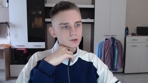 Snapshot of angryzan chatting on 01-10-25, 08:40 vodka online show from 01-10-25, 08:40