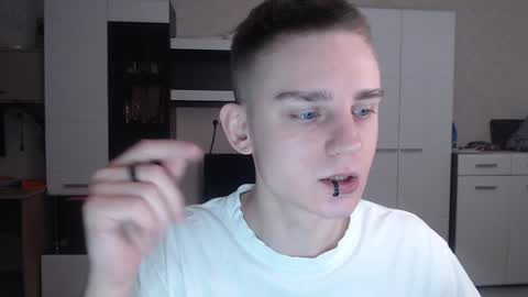 Snapshot of angryzan chatting on 01-15-25, 04:15 vodka online show from 01-15-25, 04:15