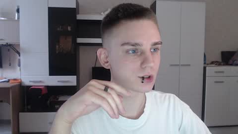 Snapshot of angryzan chatting on 01-15-25, 07:15 vodka online show from 01-15-25, 07:15