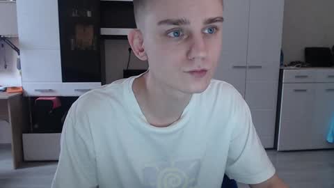 Snapshot of angryzan chatting on 01-16-25, 07:17 vodka online show from 01-16-25, 07:17