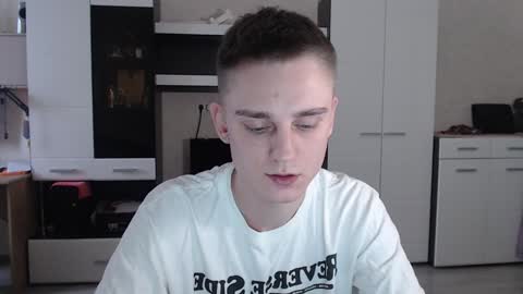 Snapshot of angryzan chatting on 01-20-25, 10:40 vodka online show from 01-20-25, 10:40