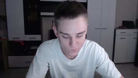 Snapshot of angryzan chatting on 01-21-25, 04:10 vodka online show from 01-21-25, 04:10