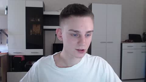 Snapshot of angryzan chatting on 01-21-25, 10:19 vodka online show from 01-21-25, 10:19