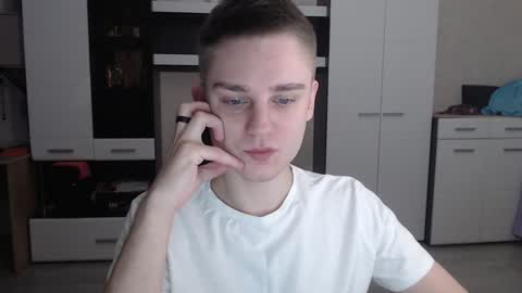 Snapshot of angryzan chatting on 01-23-25, 04:19 vodka online show from 01-23-25, 04:19