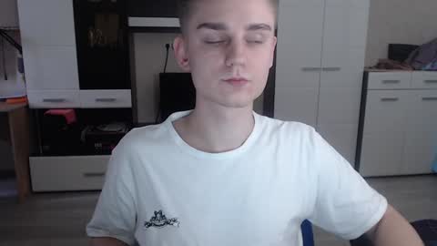 Snapshot of angryzan chatting on 01-31-25, 11:13 vodka online show from 01-31-25, 11:13