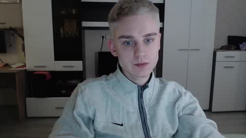 Snapshot of angryzan chatting on 02-11-25, 10:59 vodka online show from 02-11-25, 10:59