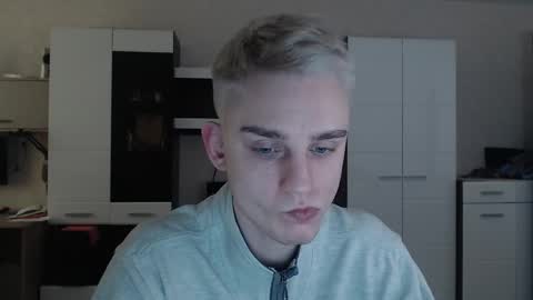 Snapshot of angryzan chatting on 02-13-25, 07:45 vodka online show from 02-13-25, 07:45