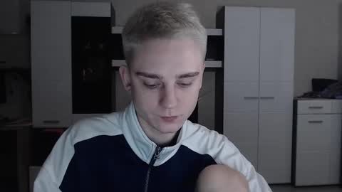 Snapshot of angryzan chatting on 02-14-25, 04:26 vodka online show from 02-14-25, 04:26