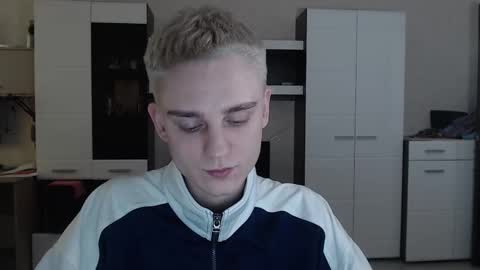 Snapshot of angryzan chatting on 02-14-25, 10:38 vodka online show from 02-14-25, 10:38