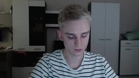 Snapshot of angryzan chatting on 02-20-25, 10:37 vodka online show from 02-20-25, 10:37