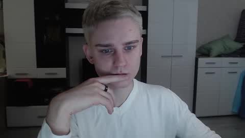 Snapshot of angryzan chatting on 02-21-25, 04:40 vodka online show from 02-21-25, 04:40