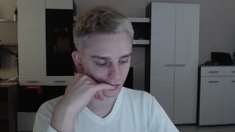 Snapshot of angryzan chatting on 02-24-25, 10:48 vodka online show from 02-24-25, 10:48