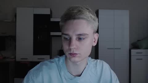 Snapshot of angryzan chatting on 02-28-25, 04:32 vodka online show from 02-28-25, 04:32