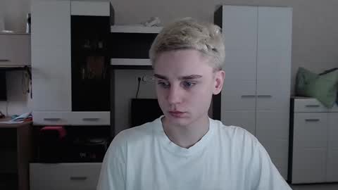 Snapshot of angryzan chatting on 03-10-25, 04:38 vodka online show from 03-10-25, 04:38