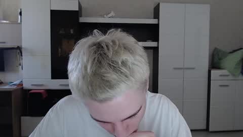 Snapshot of angryzan chatting on 03-10-25, 07:42 vodka online show from 03-10-25, 07:42