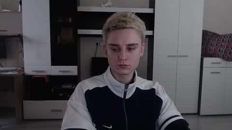 Snapshot of angryzan chatting on 03-12-25, 06:40 vodka online show from 03-12-25, 06:40