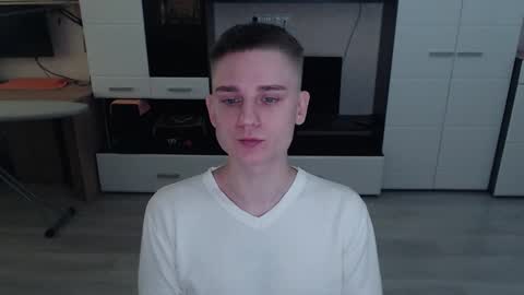 Snapshot of angryzan chatting on 09-30-25, 05:34 vodka online show from 09-30-25, 05:34