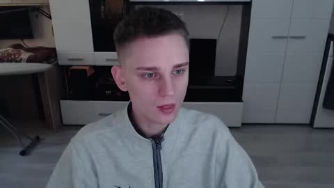 Snapshot of angryzan chatting on 10-10-25, 05:17 vodka online show from 10-10-25, 05:17