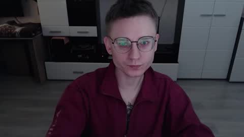 Snapshot of angryzan chatting on 10-13-25, 05:29 vodka online show from 10-13-25, 05:29